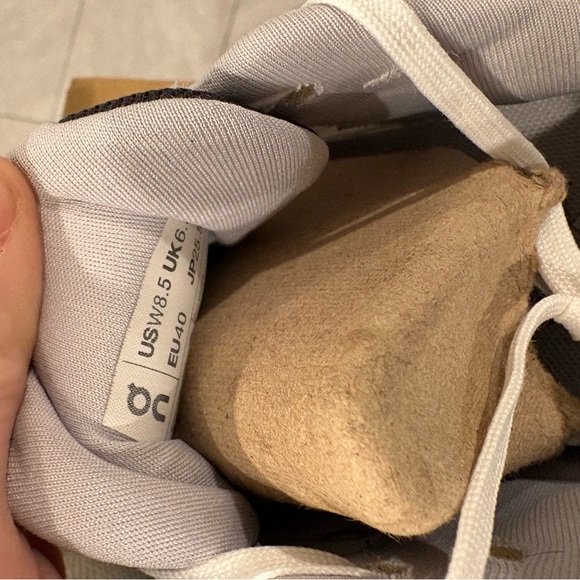 On Running White and Light Green Cloud Sneakers - Picture 6 of 8